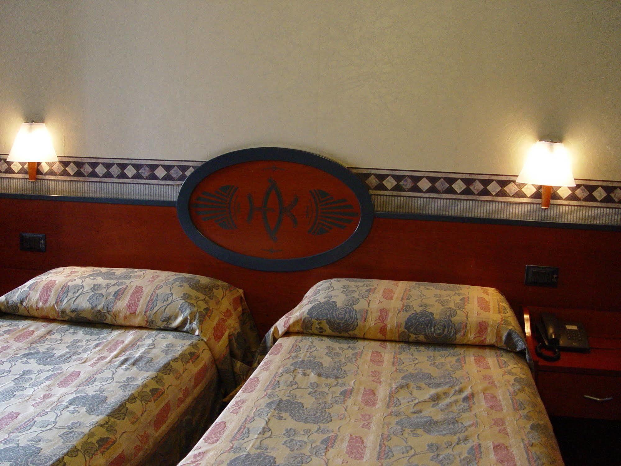 Hotel Kroma 3*